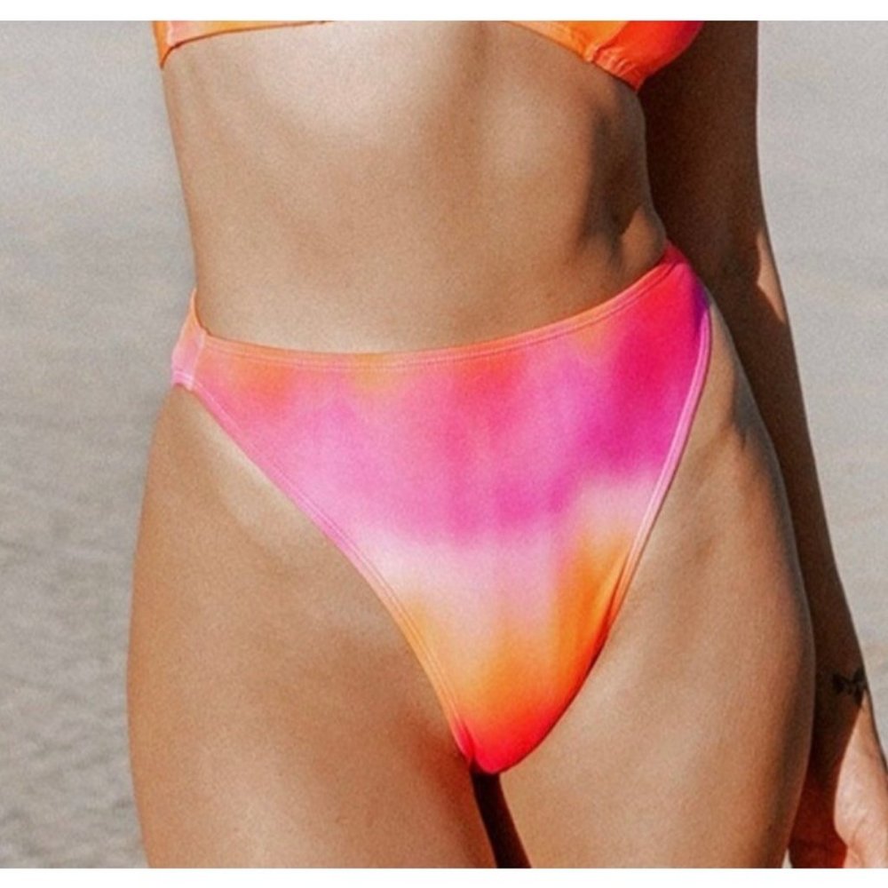 👙 Cupshe Swimsuit bikini Bottom  NWT Size Medium